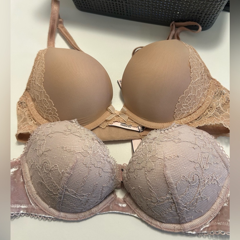 2 Victoria’s Secret Size 32A Dream Angels Push Up Bras